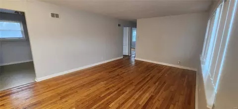 8549 Everett Ave, Saint Louis, MO 63117 photo 3