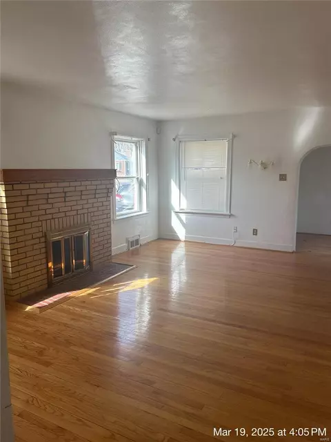 Living - 3842 Brown Rd, Berkeley, MO 63134 photo 1 of 3