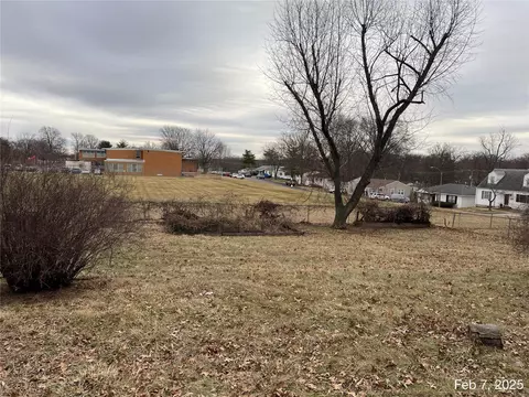 Exterior - 3842 Brown Rd, Berkeley, MO 63134 photo 4 of 6