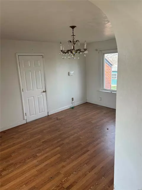 Living - 3842 Brown Rd, Berkeley, MO 63134 photo 2 of 3