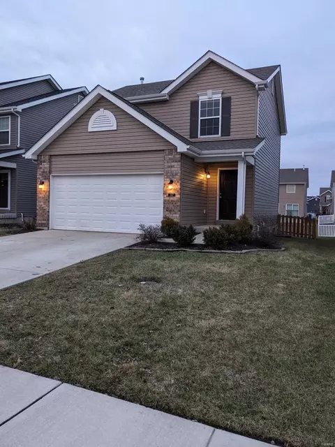 327 Charlestowne Place Dr, Saint Charles, MO 63301