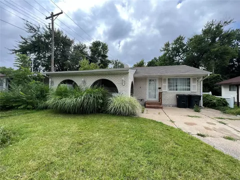 10511 Durness Dr, Saint Louis, MO 63137
