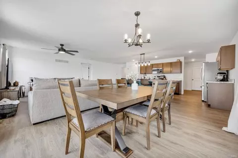 Dining - 3025 Eagle Branch Cir, O'fallon, MO 63366 photo 3 of 3