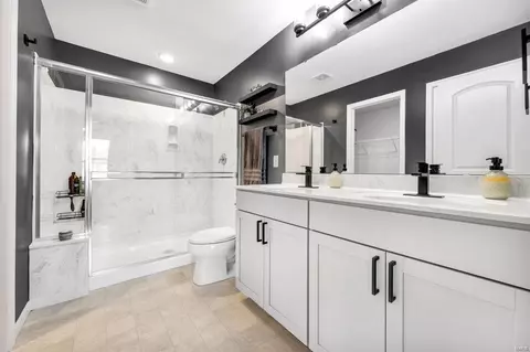 Bath - 3025 Eagle Branch Cir, O'fallon, MO 63366 photo 2 of 4
