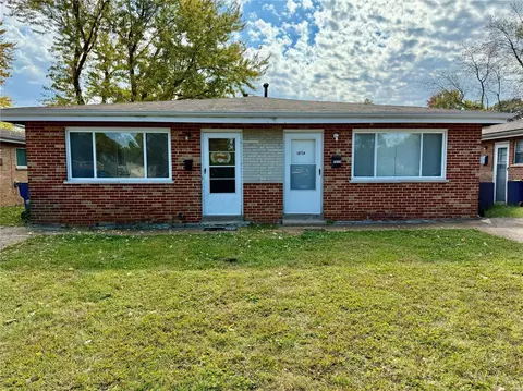 10752 Tropic Dr #52-54, Saint Ann, MO 63074