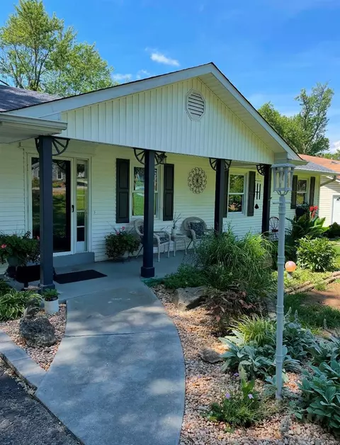 10420 Clarendon Ave, Saint Louis, MO 63114