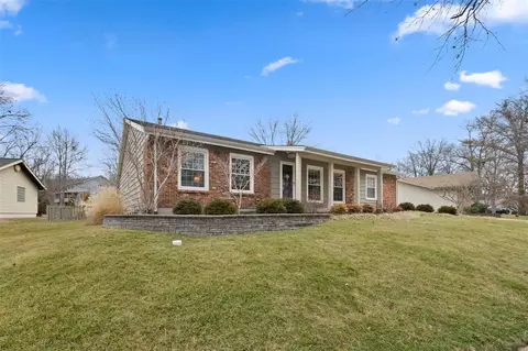 1517 Winding Bend Ln, Manchester, MO 63021 photo 3