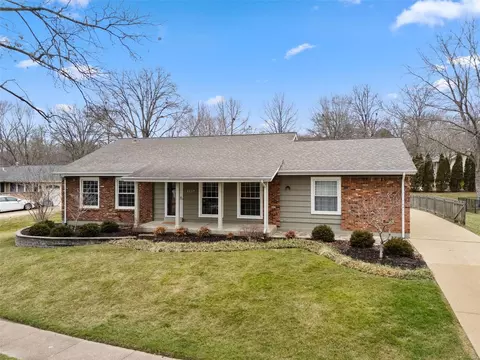 1517 Winding Bend Ln, Manchester, MO 63021 photo 2