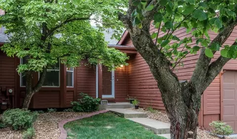 2113 Bayonne Dr #37B, Saint Charles, MO 63303
