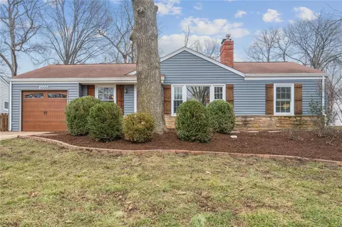 1008 Woodgate Dr, Kirkwood, MO 63122