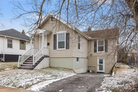 7734 How Ave, Saint Louis, MO 63130