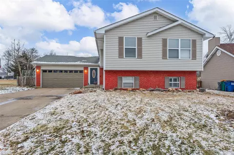 4030 French Oak Ln, Saint Charles, MO 63304