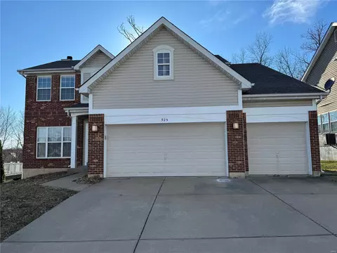 925 Molloy Dr, O'fallon, MO 63366