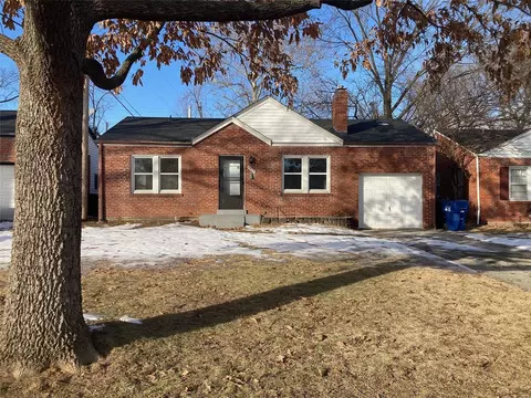 1565 Westmont Pl, Saint Louis, MO 63130