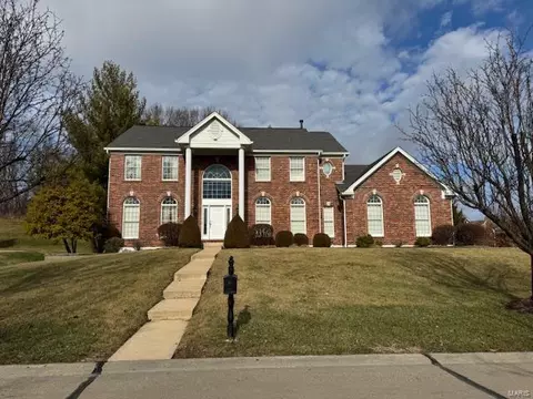 669 Wyndham Crossings Cir, Des Peres, MO 63131