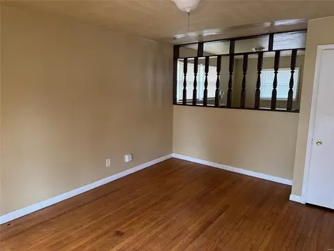 8668 Harold Dr, Saint Louis, MO 63134 photo 2