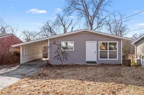 9839 Jeffrey Dr, Saint Louis, MO 63137