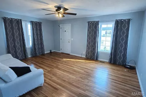Living - 717 N 5th St, Elsberry, MO 63343 photo 1 of 3