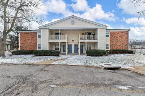 9149 Robin Ct, Brentwood, MO 63144