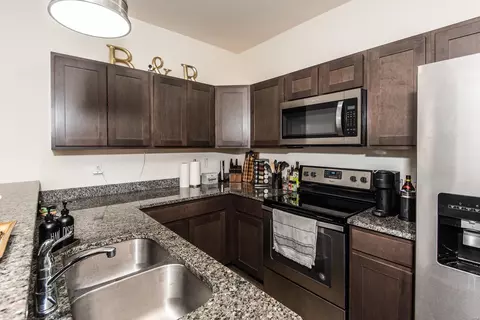Kitchen - 205 Old Schaeffer Ln, O'fallon, MO 63366 photo 2 of 3