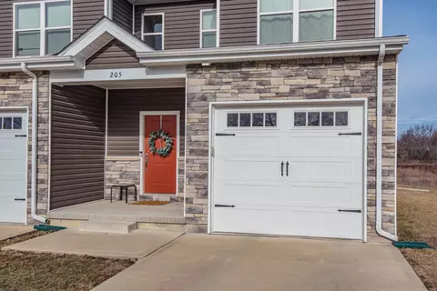 Exterior - 205 Old Schaeffer Ln, O'fallon, MO 63366 photo 2 of 4