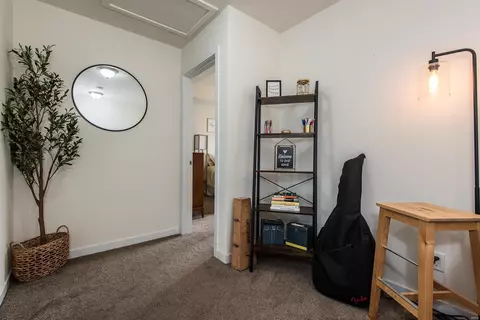 Entry Way - 205 Old Schaeffer Ln, O'fallon, MO 63366 photo 2 of 4