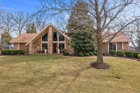 6300 Bluff Forest Dr, Saint Louis, MO 63129