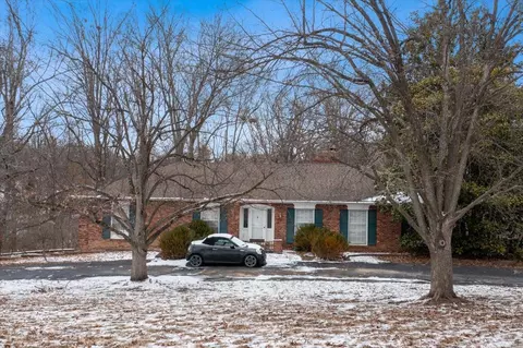 12921 Topping Estates Dr, Saint Louis, MO 63131