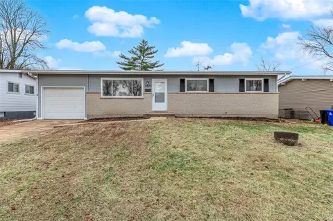 2075 Love Ln, Florissant, MO 63031