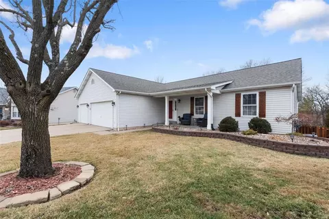 18 Winding Trails Cir, O'fallon, MO 63366