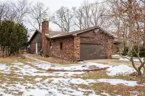 Exterior - 3 Echo Ln, Centralia, IL 62801 photo 4 of 7