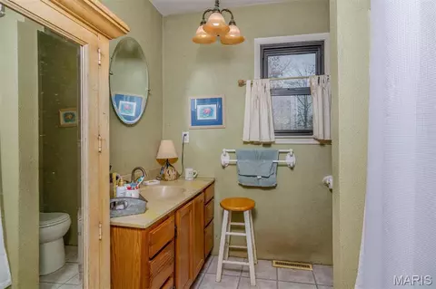 Bath - 3 Echo Ln, Centralia, IL 62801 photo 2 of 2