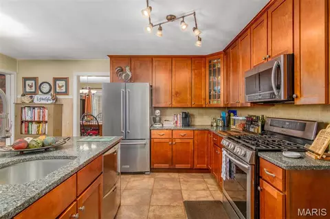 Kitchen - 3 Echo Ln, Centralia, IL 62801 photo 1 of 3