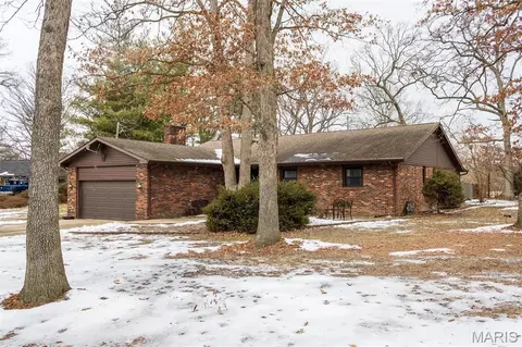 Exterior - 3 Echo Ln, Centralia, IL 62801 photo 2 of 7