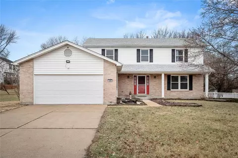 1895 Smizer Mill Ct, Fenton, MO 63026