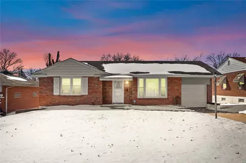 1230 Wentworth Dr, Saint Louis, MO 63137