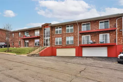 10352 Forest Brook Ln #B, Saint Louis, MO 63146