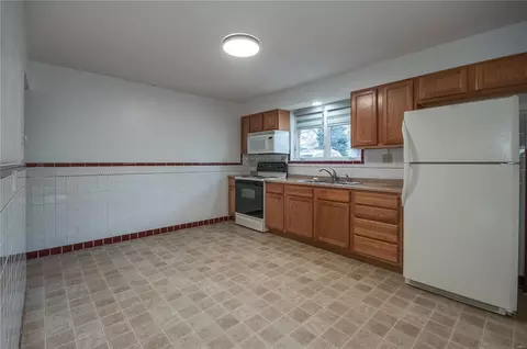 2013 Brown Rd, Overland, MO 63114 photo 7