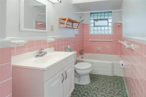 2013 Brown Rd, Overland, MO 63114 photo 11