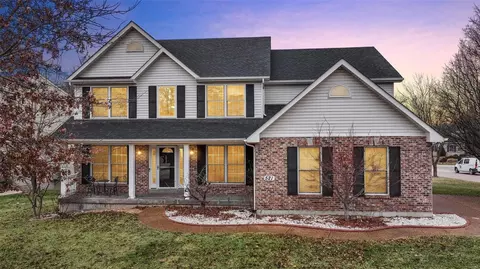 521 Lankin Dr, Saint Charles, MO 63304