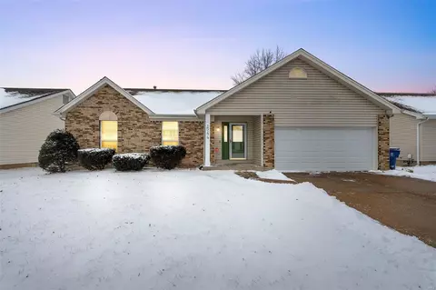 544 Rancho Ln, Florissant, MO 63031