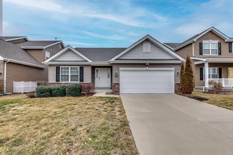 3473 Charlestowne Crossing Dr, Saint Charles, MO 63301