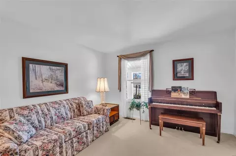 242 Ranchmoor Trl, Ellisville, MO 63011 photo 4