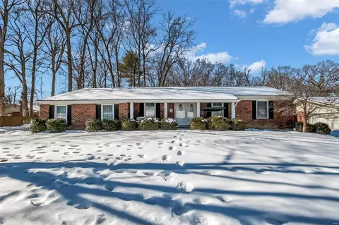 242 Ranchmoor Trl, Ellisville, MO 63011
