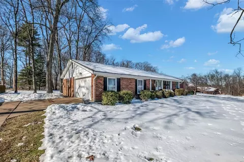 242 Ranchmoor Trl, Ellisville, MO 63011 photo 3