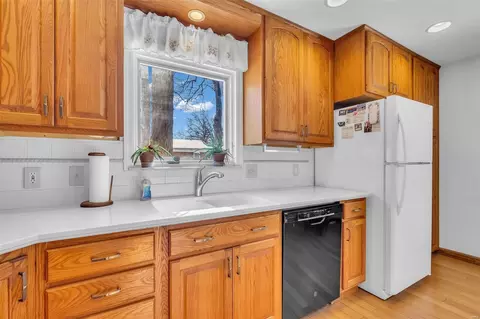 242 Ranchmoor Trl, Ellisville, MO 63011 photo 9