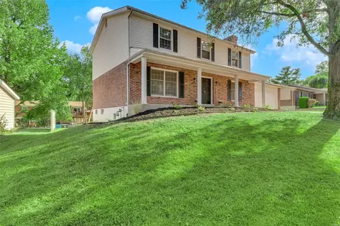 Exterior - 820 Dutch Mill Dr, Ballwin, MO 63011 photo 7 of 7