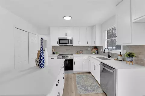 Kitchen - 820 Dutch Mill Dr, Ballwin, MO 63011 photo 1 of 2