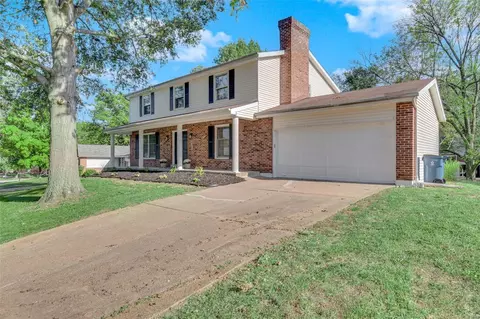 Exterior - 820 Dutch Mill Dr, Ballwin, MO 63011 photo 6 of 7