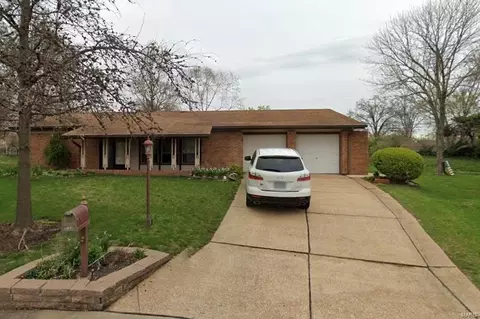5123 Towne S, Saint Louis, MO 63128